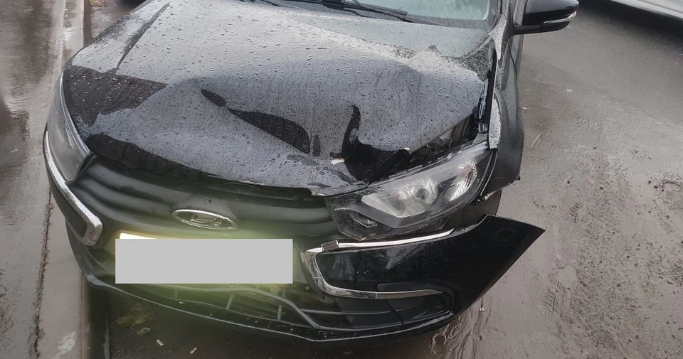 В результате аварии травмы получил водитель Лады и его 3-летний пассажир. Фото: ГАИ по Кировской области