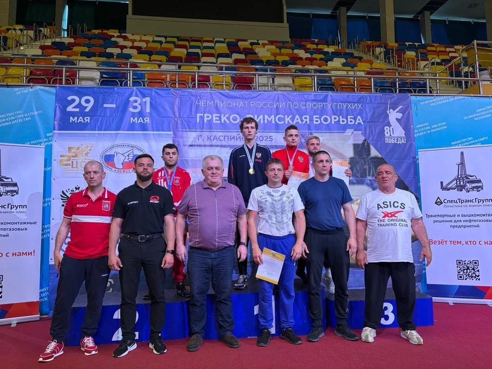 Воронежские борцы дважды поднимались на пьедестал чемпионата России по вольной борьбе среди глухих.