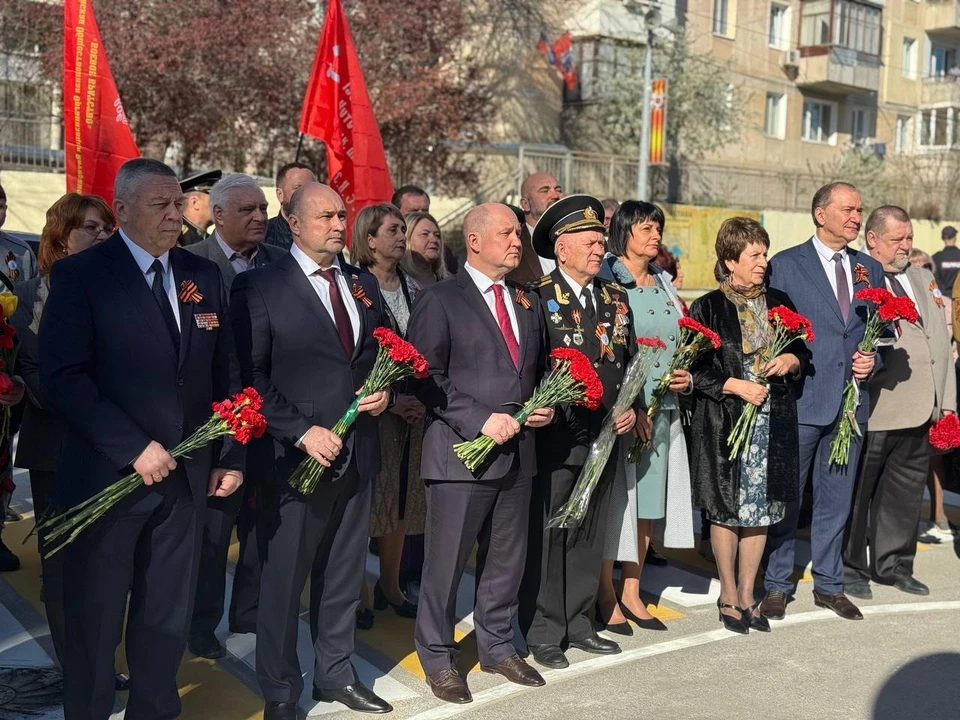 Участники митинга почтили память погибших минутой молчания. Фото: телеграм-канал Татьяны Лобач
