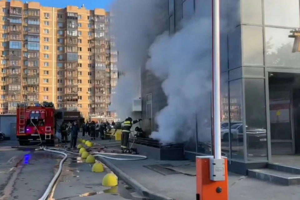 В Иркутске потушили пожар в цоколе многоэтажки 5 июня.