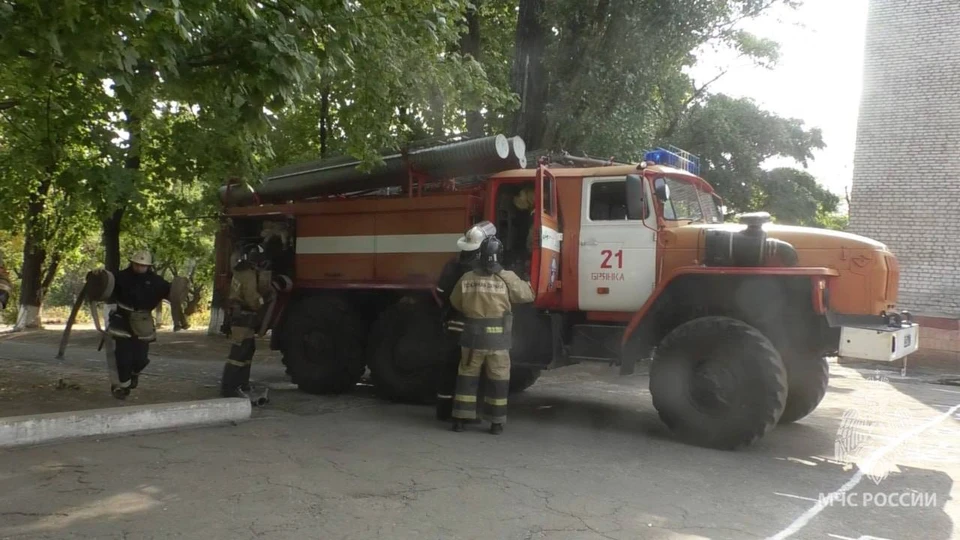 За сутки на пожарах в ЛНР пострадал один человек. ФОТО: МЧС России