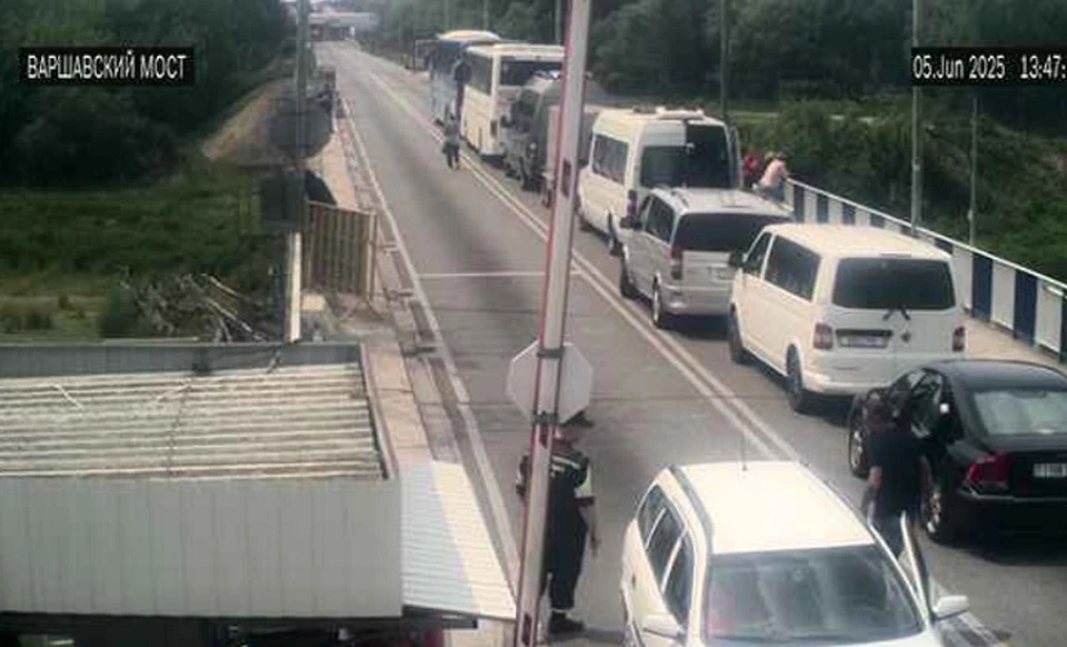 Польша прекратила пропускать автобусы на границе с Беларусью. Фото: ГПК.