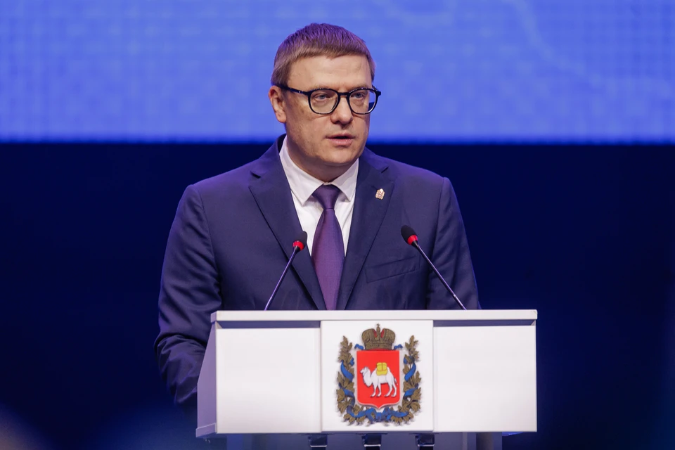 Алексей Текслер сообщил о повышении зарплат бюджетникам во время обращения к областному парламенту.