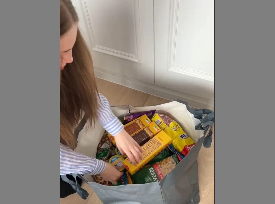 Посылки из Европы - это "богатый" продуктовый набор. Фото: скриншот видео