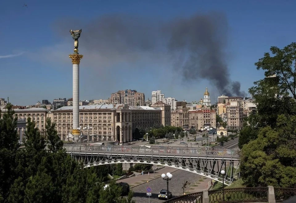 Родные солдат ВСУ устроили акцию протеста в Киеве