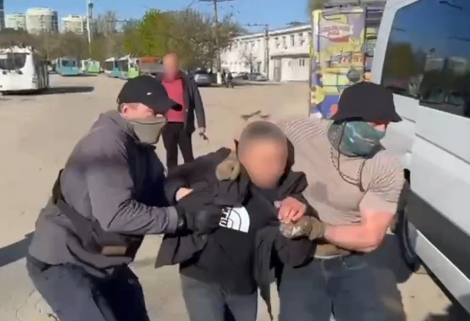 Один из моментов задержания. Фото: ФСБ
