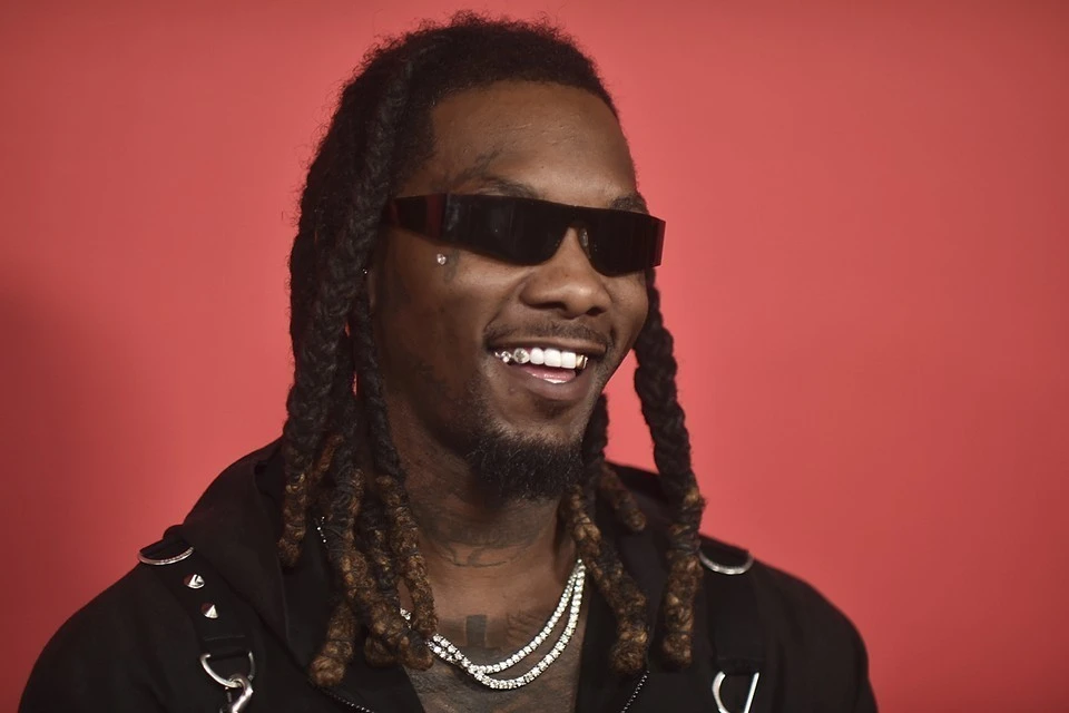 Рэпер Offset не сможет выступить в Москве из-за отмены рейсов