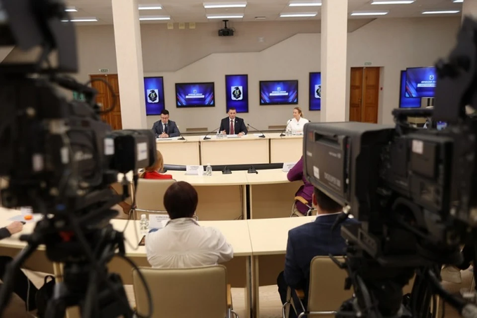 Жители Хабаровского края на прямой линии спросили про отряд БАРС-8 Фото: Антон Шевченко