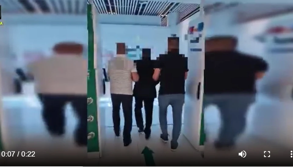 Преступника экстрадировали из Германии в Молдову. Фото: скрин с видео