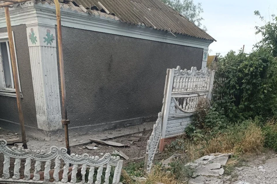 В результате обстрелов пострадали два человека и разрушены дома Фото: ТГ-канал Владимира Сальдо