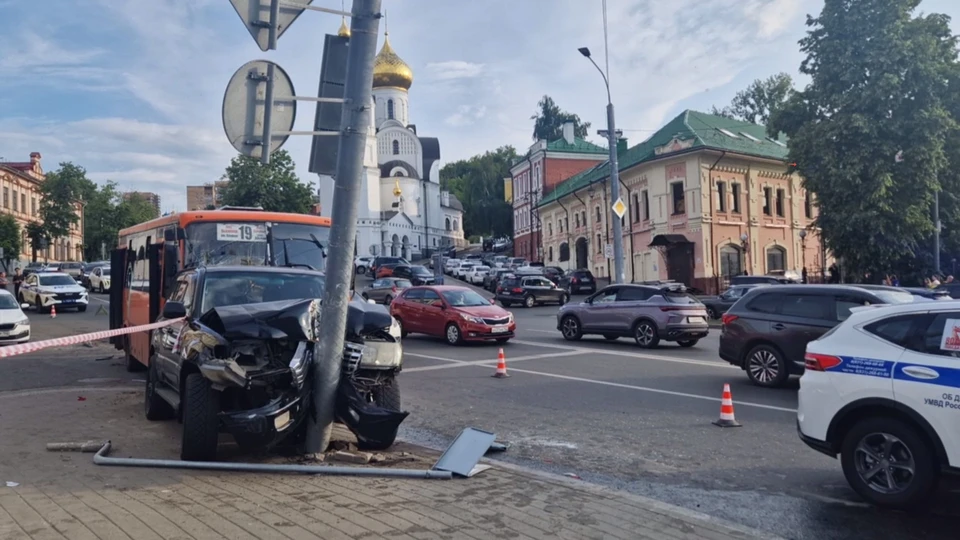 Уголовное дело завели после массового ДТП с автобусом на Зеленском съезде.