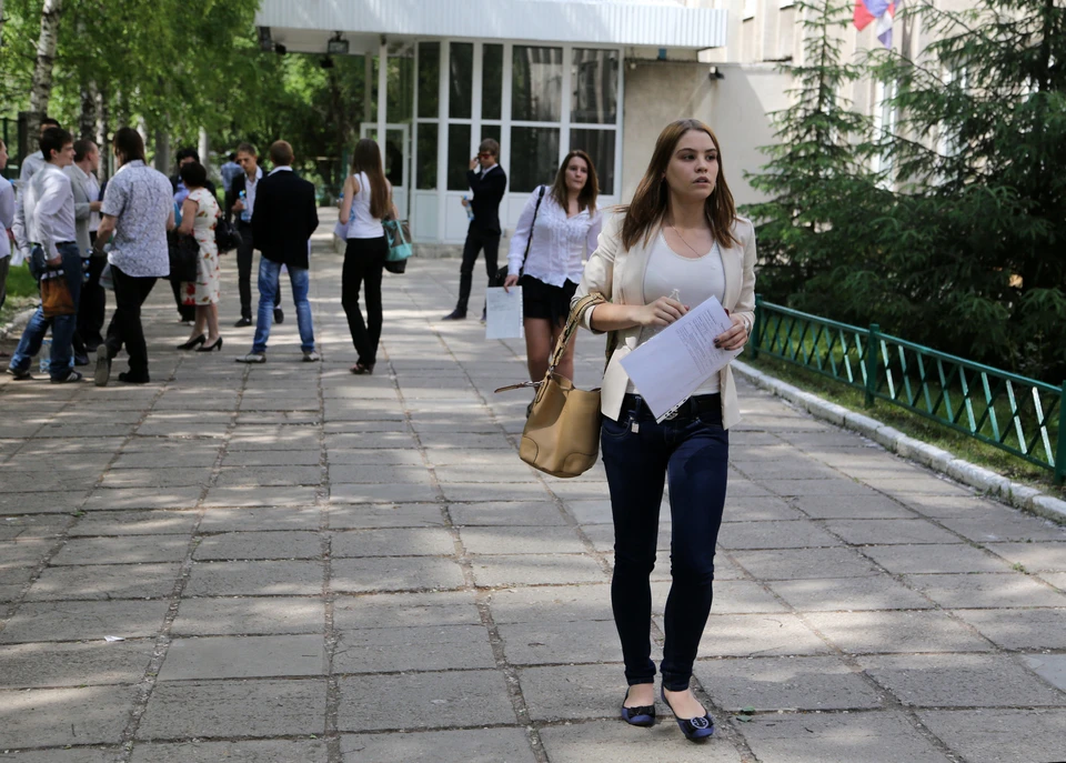 Пока только два выпускника стали 200-балльниками
