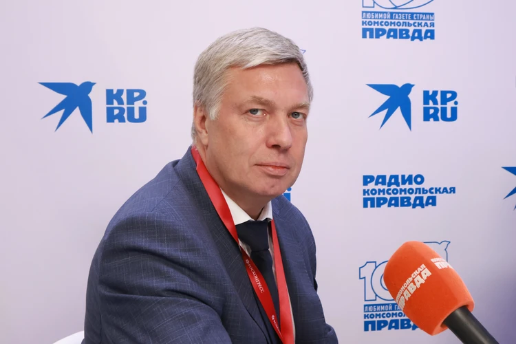 «Сильные стороны Ульяновской области — промышленность, географическое положение и природа»: Алексей Русских дал интервью в открытом радиоэфире «Комсомольской правды» на ПМЭФ