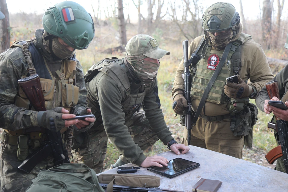 Российские военные бьют врага в зоне СВО