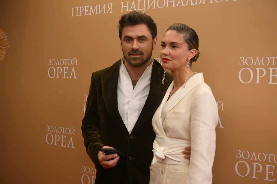 Агата Муцениеце подтвердила свою беременность, показав округлившийся живот