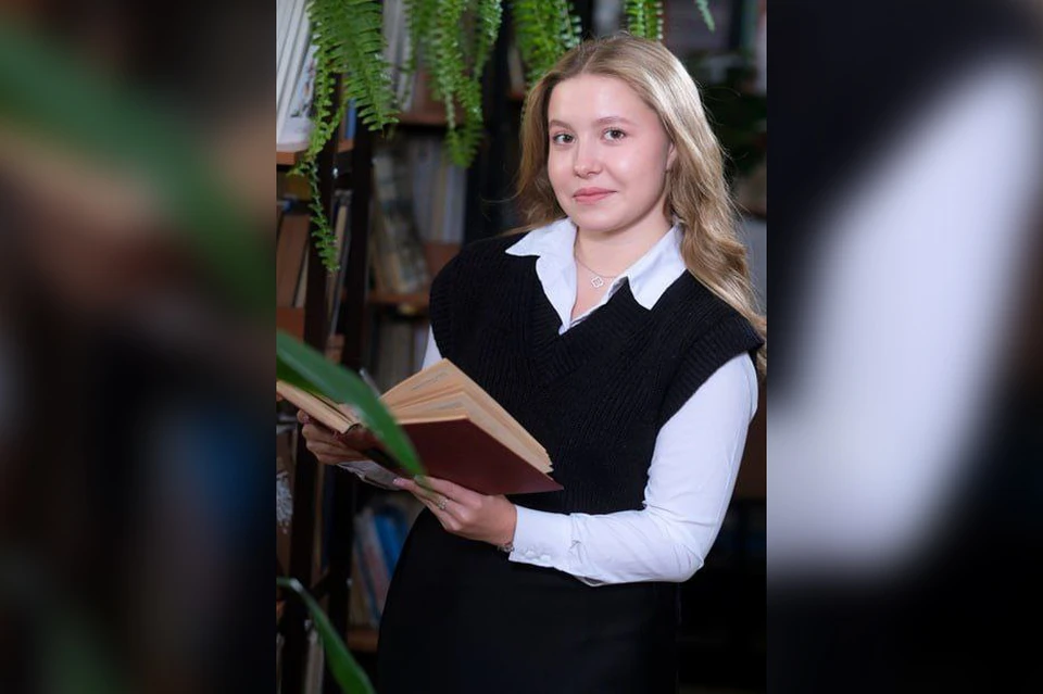 В 2025 году 14 школьников в Мурманской области сдали ЕГЭ на 100 баллов, в том числе в регионе впервые с 2021 года появилась мультистобалльница. Фото: Администрация города Мурманска