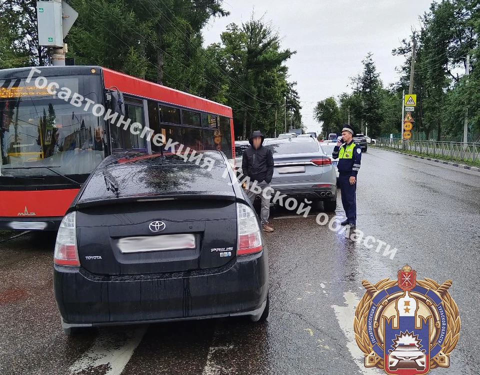 Две иномарки не поделили дорогу на улице Кирова в Туле