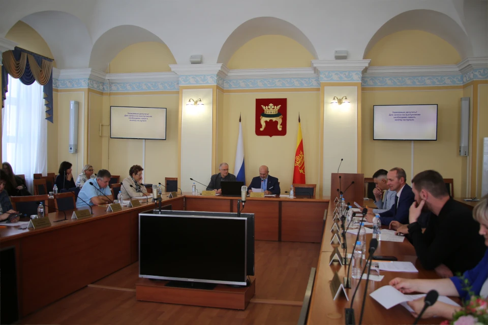 Депутаты Тверской городской Думы согласились с предложенными изменениями главного финансового документа города Твери. Фото: ТГД