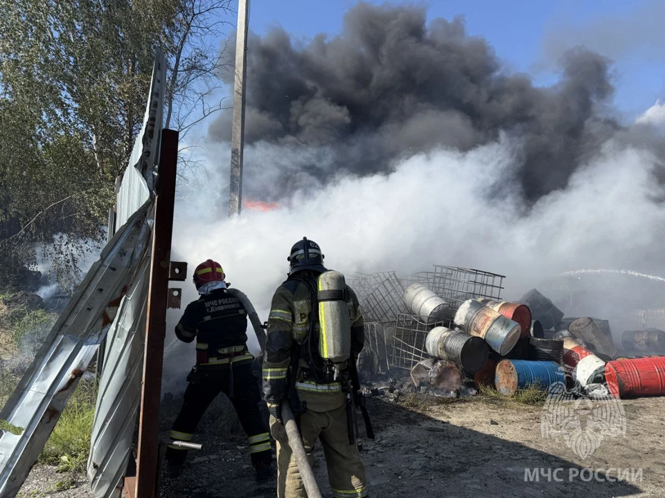 Прокуратура взяла на контроль ликвидацию пожара на химзаводе в Дзержинске.