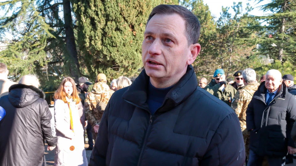 Мэр Сочи Андрей Прошунин поздравил жителей города с Днем молодежи