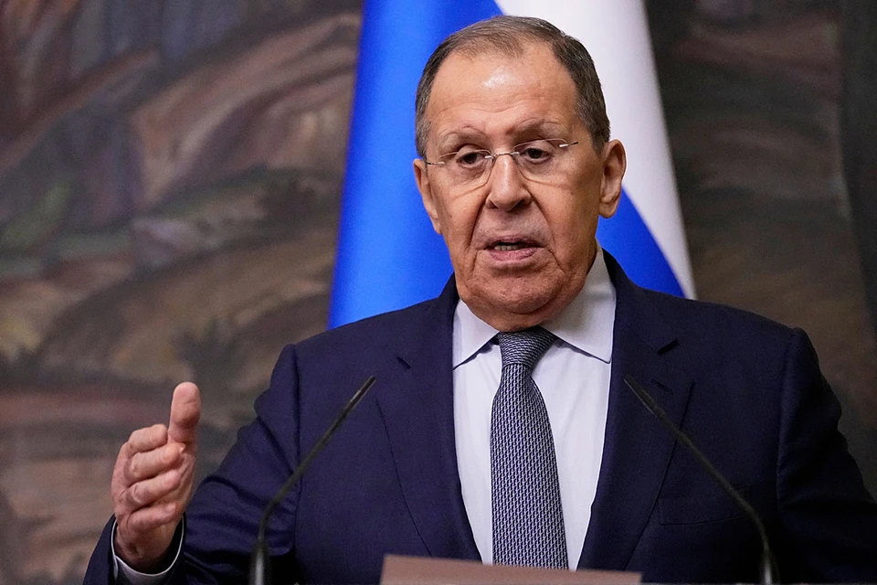 Сергей Лавров прибыл в Киргизию