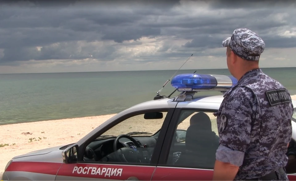 Рогвардеец спас ребенка на пляже Азовского моря