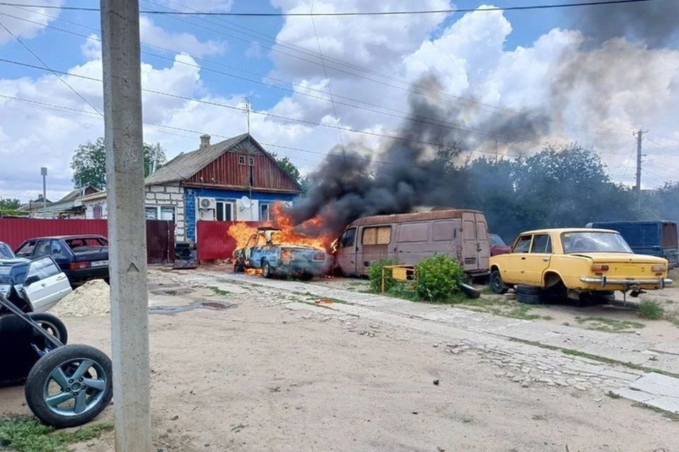 Несколько пожаров устроили боевики ВСУ в Новокаховском округе, при этом они бомбили пожарных, приехавших на выезд. Фото: администрация городского округа Новая Каховка