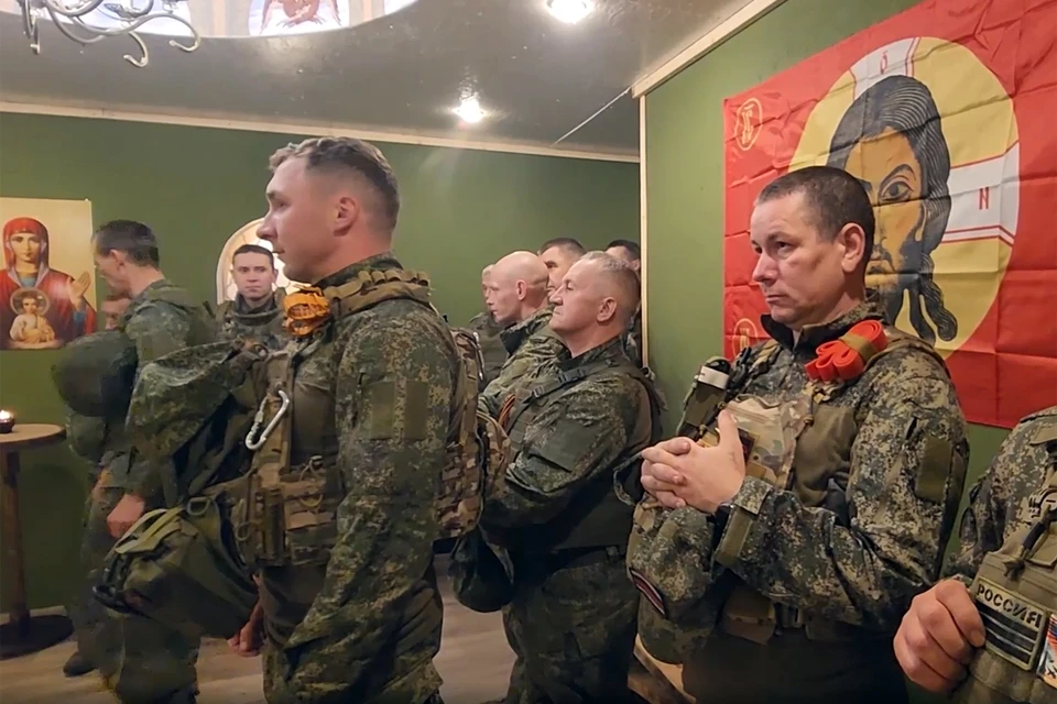 Бойцы, построившие храм, только приняли участие в праздничной литургии