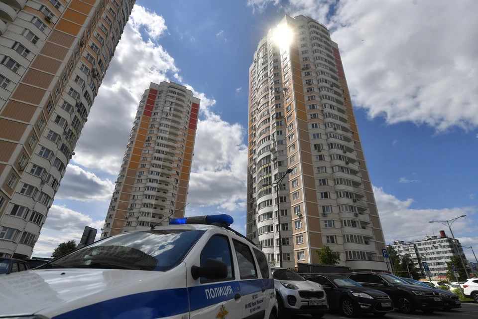 Для 35-летнего майора полиции из Азова Ростовской области работа не прекращается даже дома.