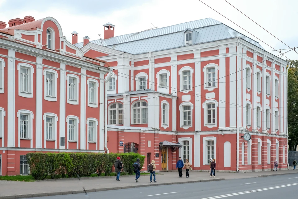 Написавшего экстремистский пост доцента СПбГУ уволили из вуза - по собственному желанию.