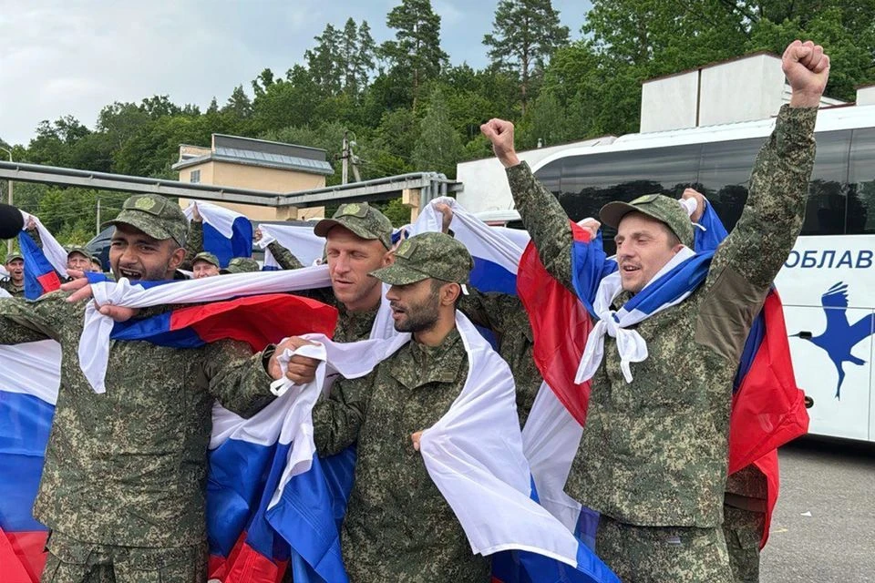 Самолет с восьмой группой вернувшихся бойцов РФ приземлился в Подмосковье. Фото: пресс-служба переговорной группы в Стамбуле.