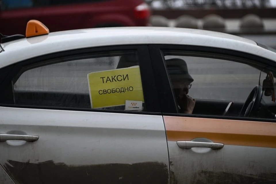 Нелегального таксиста оштрафовал Пологовский суд