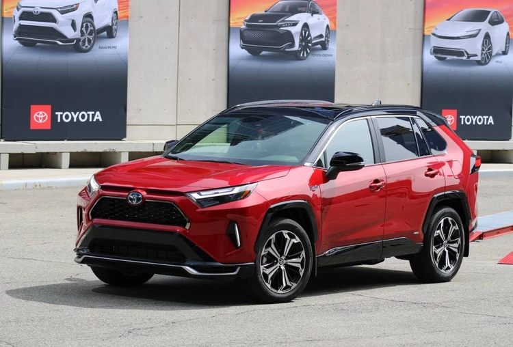 Toyota перехватила лидерство у Tesla