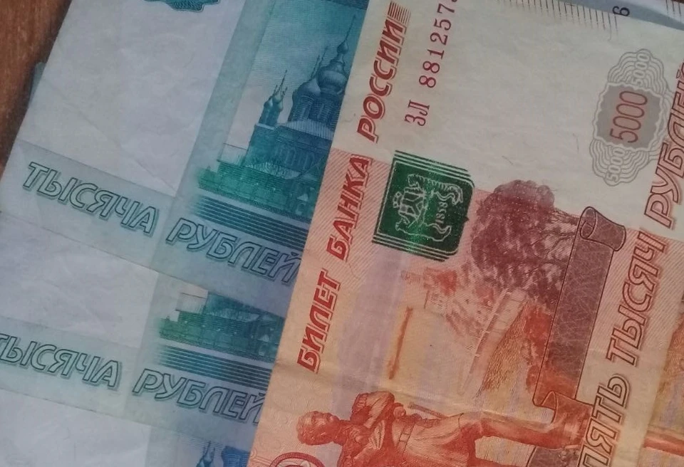 В соответствии с ч.4 ст.12.15 КоАП РФ автомобилист оштрафован на 7 500 рублей.