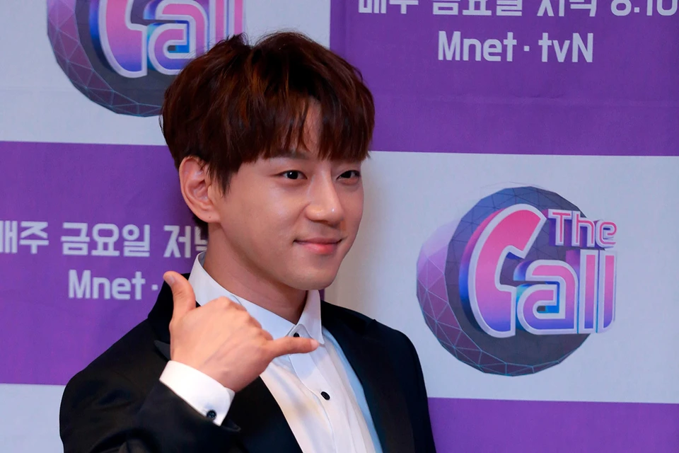 Звезда K-pop, певец Taeil (Тэиль), прославившийся в группе NCT, получил три с половиной года тюрьмы после группового изнасилования туристки в Сеуле.
