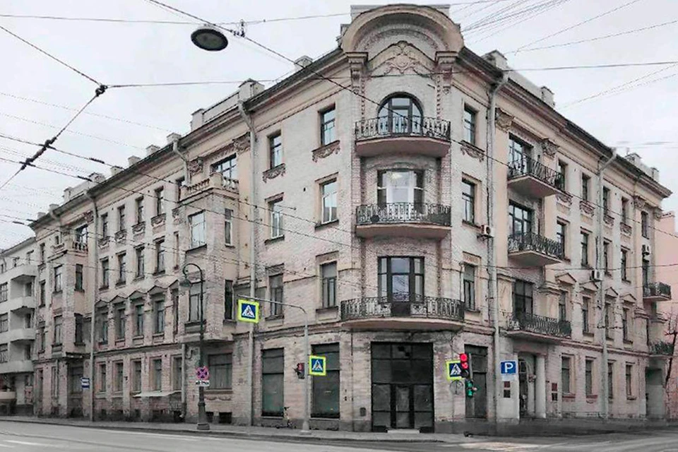 В начале XX века в здании работал оранжерейный комплекс. Фото: КГИОП
