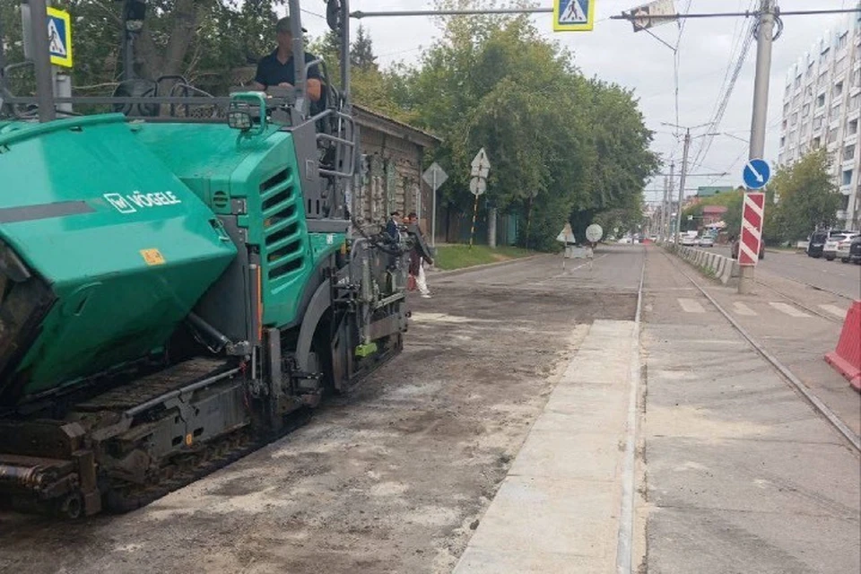 В Иркутске на бульваре Рябикова завершают укладку асфальта. Фото: администрация города Иркутска