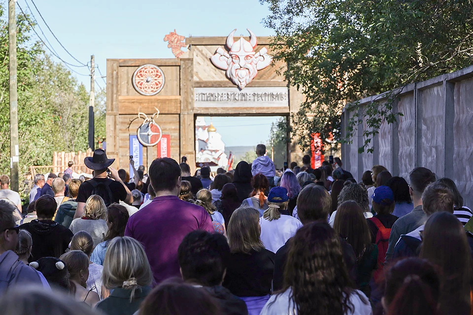 Зародился фестиваль как Imandra Viking Fest – уже по названию понятно, что главный акцент в нем делали на культуре викингов.