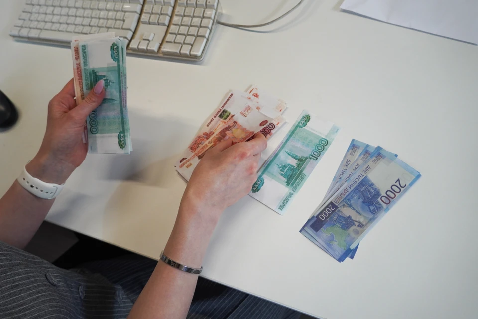В среднем жители региона получают 73,8 тысячи рублей.