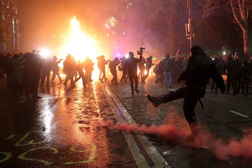 Politico: Евросоюз может отменить безвизовый режим для граждан Грузии