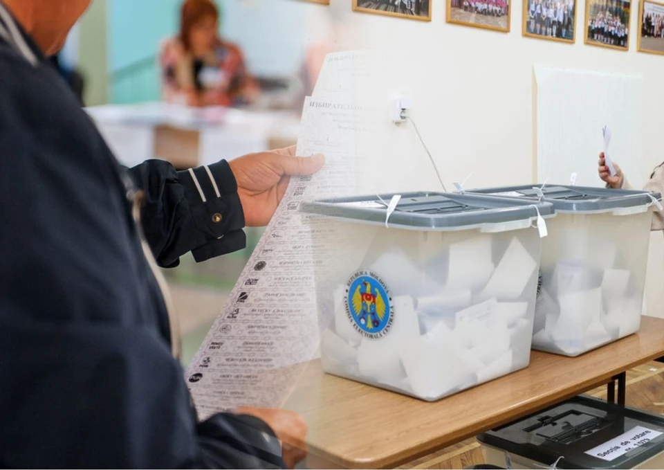 Список партий на выборах обещает быть длинным. Фото: коллаж КП