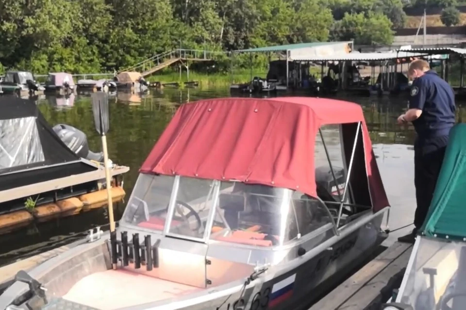 Водитель катера после ЧП сразу же скрылся. Фото: скриншот видео https://t.me/CMSUTSKR