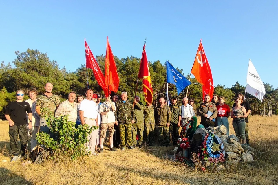 Ветераны и поисковики отдали дань памяти павшим воинам. Фото: Сергей Горлатов