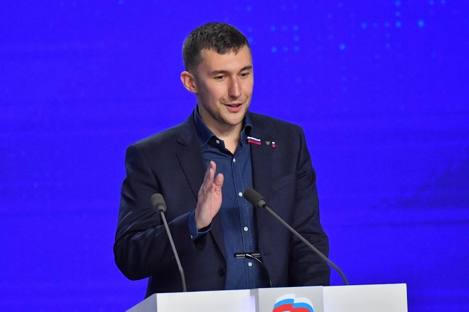 Сенатор от Крыма Карякин назвал абсурдным театром приговор суда на Украине