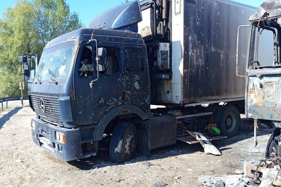 В результате ударов сгорели две фуры Фото: ТГ-канал Владимира Сальдо