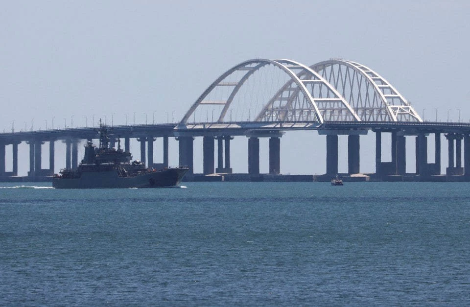 В пробке на крымский мост стоят свыше 700 автомобилей