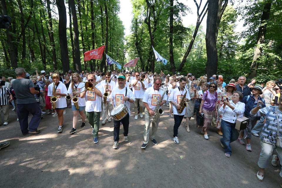 Первый Джазовый парад в Петербурге в Летнем саду. Фото: Олег Золото АО "Петроцентр"