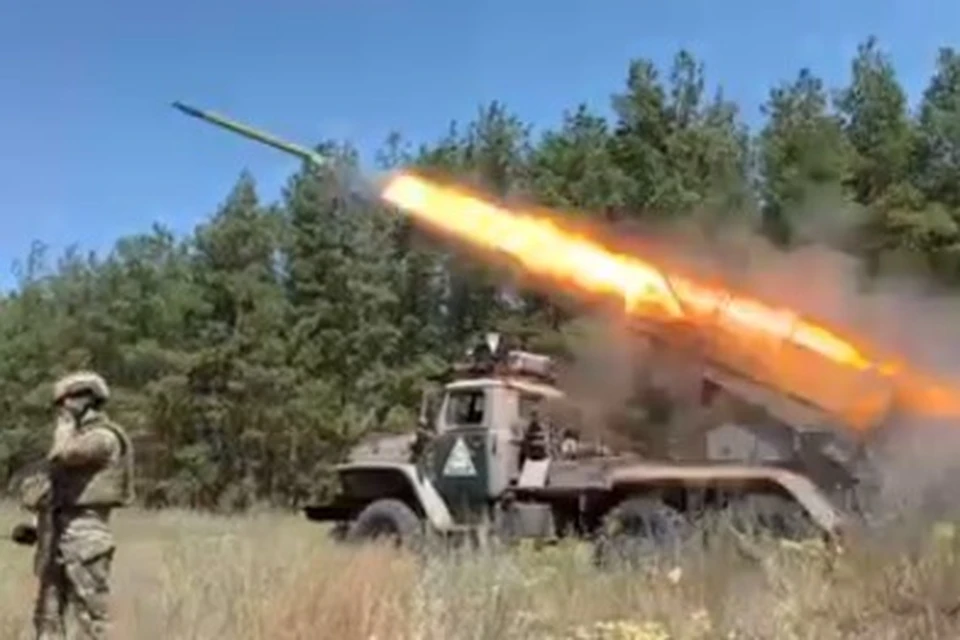 Расчеты БМ-21 «Град» нанесли удары по живой силе и технике ВСУ