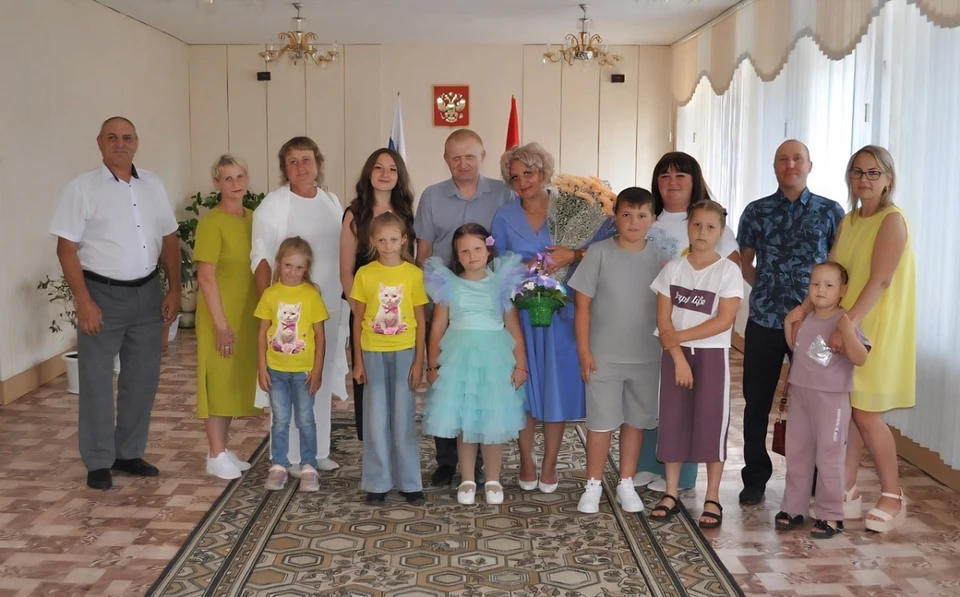 Пара из Ужура отметила десятую годовщину свадьбы. Фото: краевое Агентство ЗАГС