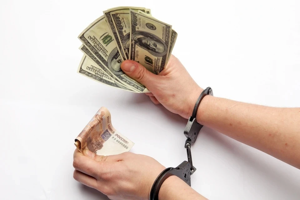 Суд арестовал главреда Baza Трифонова по делу о даче взятки до 20 сентября